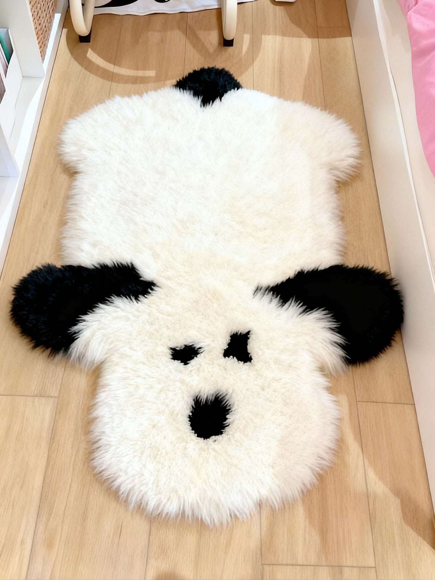 Faux Sheepskin Carpet, Dog Rug Non-Slip & Washable Mat for Living Room, Pet-Friendly Home